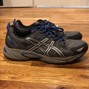 Lightly worn Asics running shoes, Size 9